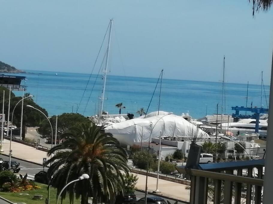 Joli Studio Bord De Mer, Clim, Balcon, Parking Prive Menton Exteriér fotografie