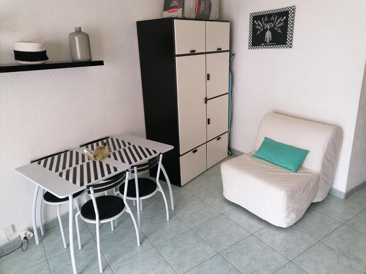 Joli Studio Bord De Mer, Clim, Balcon, Parking Prive Menton Exteriér fotografie